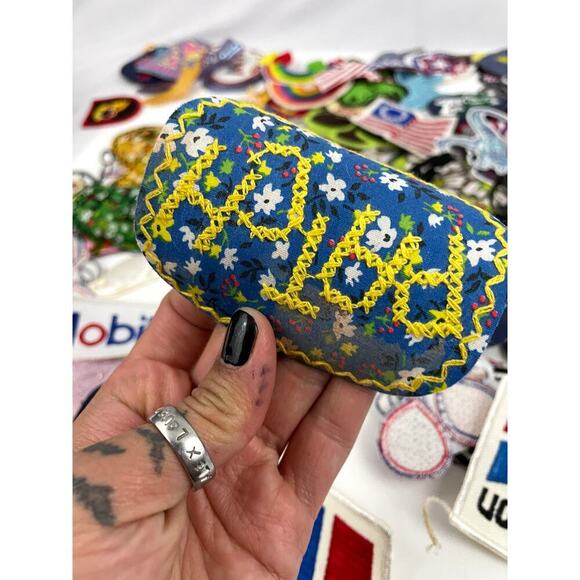 150 PC Assorted Sewing Applique Patches Iron on Sew On NEW Mixed Sequin Crafting - Picture 14 of 16